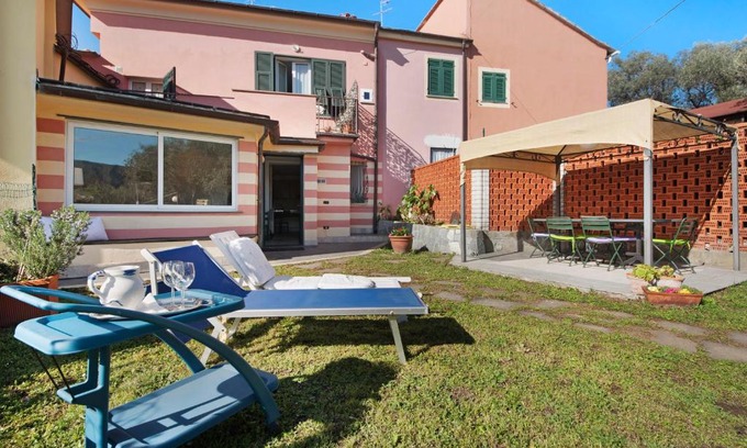 Riva Trigoso House | Nonna Adele