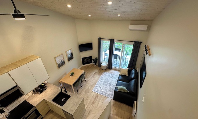 Mont-Tremblant Village Apartment | Nordic Fristad - Close to the lake and the ski mountain!
