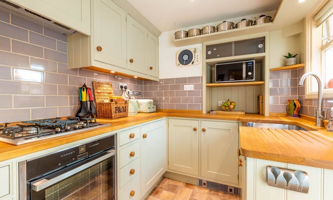 King's Lynn Cottage | Norfolk Historic Townhouse - Norfolk Holiday Properties