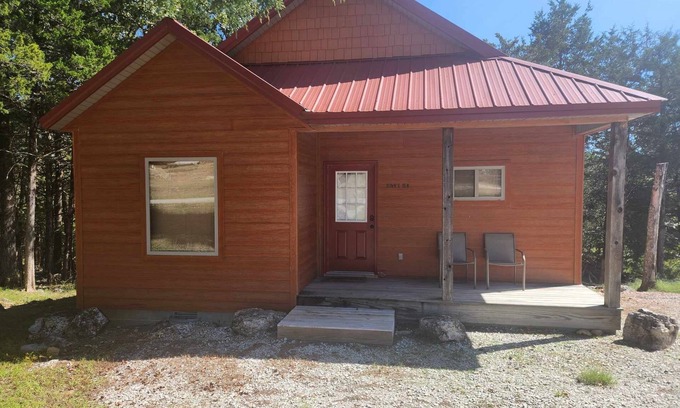 Calico Rock Cabin | Norfork Lake Cabin, 1 minute from Jordan Recreation Area and Jordan Marina