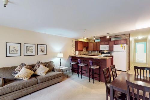 Alyeska Apartment | North #405