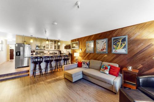 Alyeska Apartment | North #409