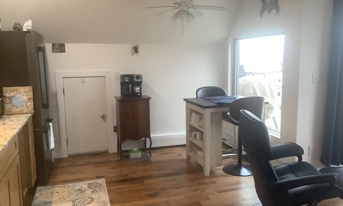 Hampton Condo | North Beach top floor suite on Kings Highway