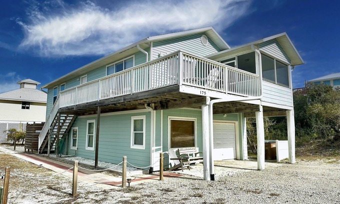 Cape San Blas House | North Cape San Blas, budget friendly, pets welcome, beach gear included.