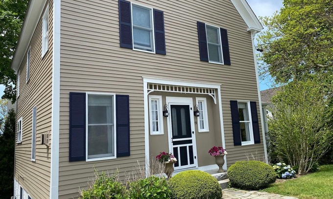 North Falmouth House | North Falmouth Part Ocean View, Beach-3 Min Walk WiFi Grill Linen Pickleball