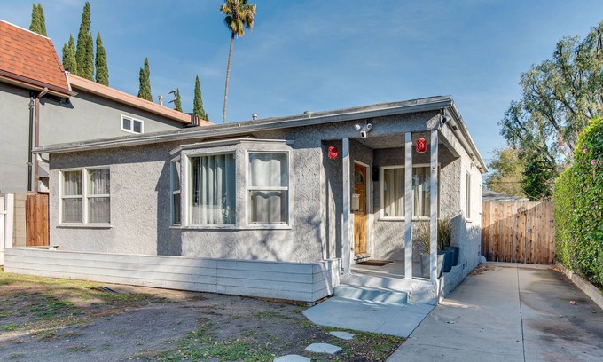 North Hollywood House | North Hollywood Getaway: 14 Mi to Downtown!