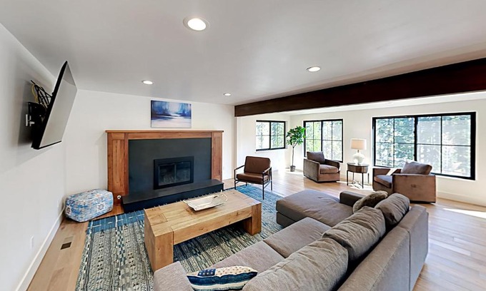 Carnelian Bay House | North Lake Adventure