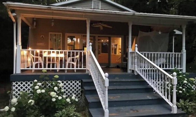 Grand Junction Cottage | North Lake House On Private Lake, w/Private beach