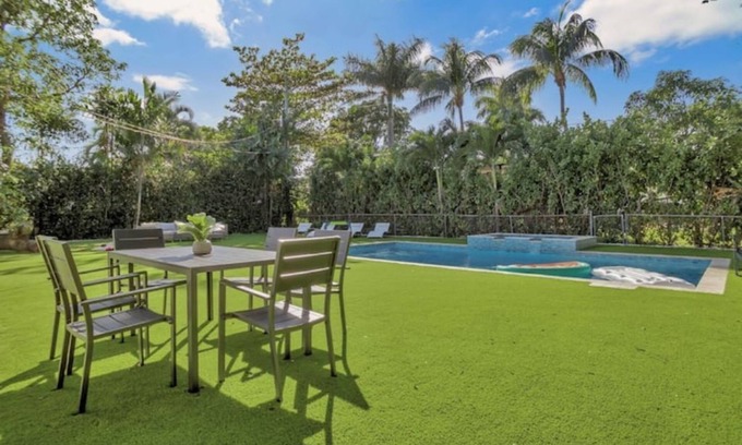 Golden Glades House | North Miami NEWLY renovated GEM!