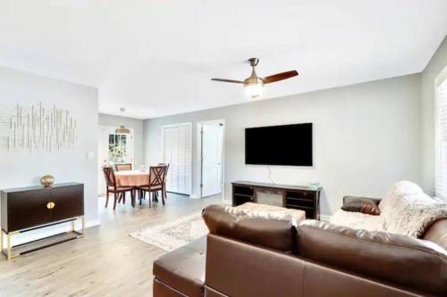 Northwest Raleigh House | North Raleigh Private Retreat