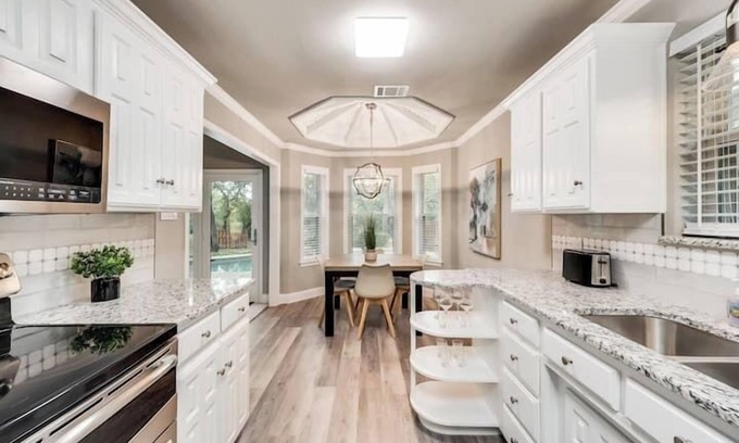 North Richland Hills House | North Richland Hills Resort - 3 BR & Pool!