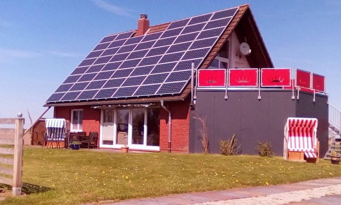 Neuharlingersiel Apartment | North Sea Oasis Pethan 1 - downstairs - non-smoking apartment with sauna - no pets