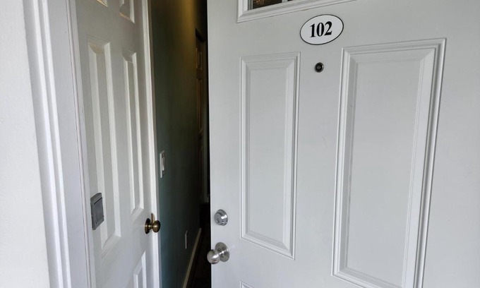 Traverse City House | North Shore Inn TC 102