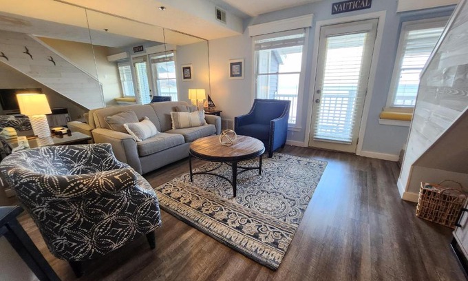 Traverse City House | North Shore Inn TC 307