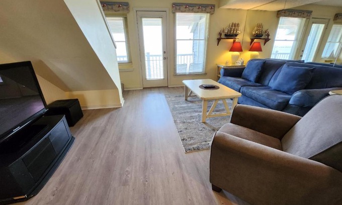 Traverse City House | North Shore Inn TC 306