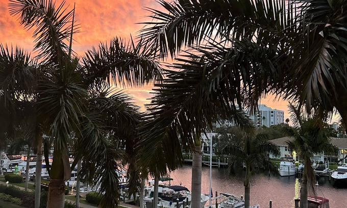 Fort Myers Condo | North Star Yacht Club- luxury waterfront living