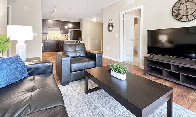 Lutz Apartment | North Tampa Sanctuary Work, Play, Relax & Unwind