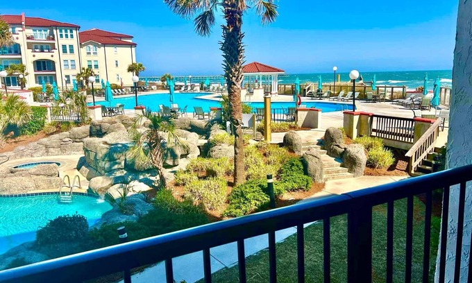 Cape Island Condo | North Topsail Beach Villa Capriani Two Bedroom Oceanview Condo w/Linens