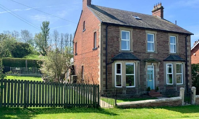 Gilsland House | North View House Next to Hadrian's Wall