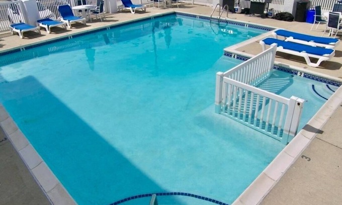 North Wildwood Condo | NORTH WILDWOOD - 1 BR - 1 Block to BEACH - Heated POOL