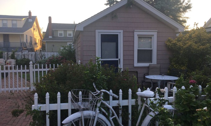 Cape May - Wildwood Cottage | North Wildwood Beach Cottage 3 blocks to beach and boardwalk