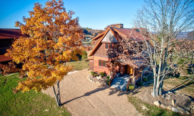 Elk Park House | Northern Exposure at Eagles Nest - Views! Covered porch, walk to the Winery and Sportsmans Lodge!