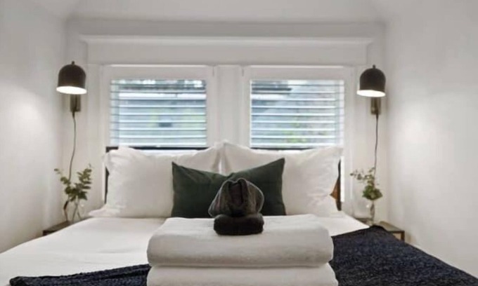 Alphabet Historic District Apartment | Northern Spy: Luxury 2 bed, Steps to 23rd!