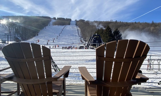 Canandaigua House | NorthStar/Bristol Mt Ski in/out Twnhse - 8 Guests