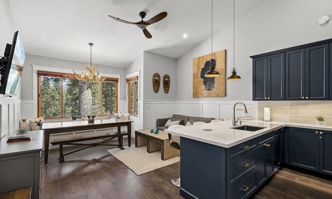 Truckee Condo | Northstar Mountain Chic Home | Fireplace, Shuttle, Water Fun & Tennis Nearby