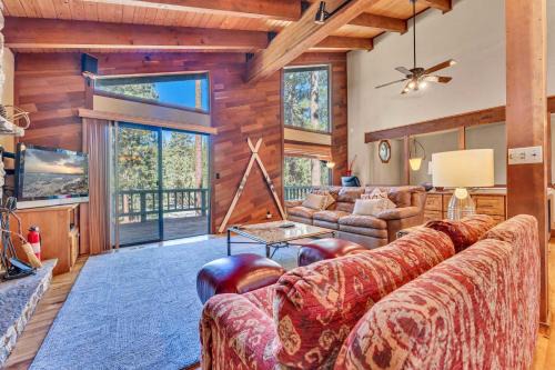 Truckee House | Northstar Retreat by Golf Course & Free Shuttle