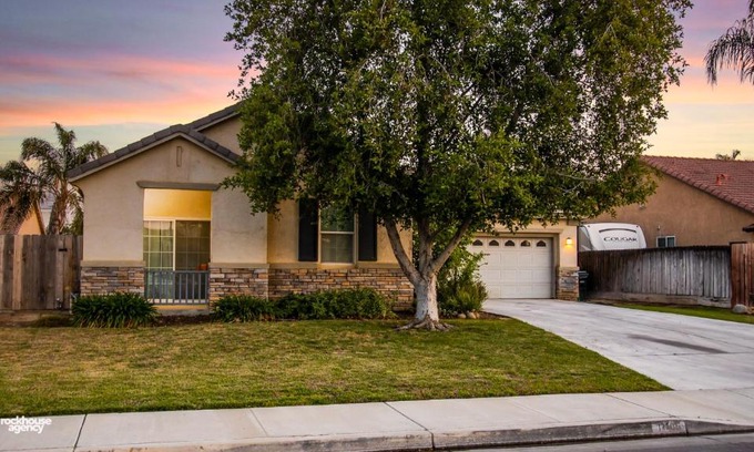 Greenacres Villa | NorthWest Farmhouse