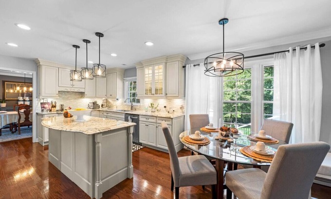 Greensboro House | Northwest Greensboro 5 Bed Room House