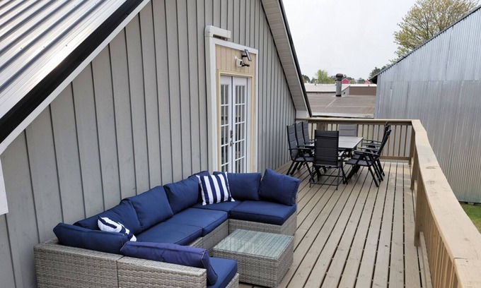 Tomahawk Apartment | Northwoods Family Retreat | 6 Bedrooms | Walking Distance to Downtown
