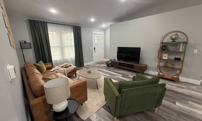 Norton Shores House | Norton Shores Retreat: Stylish Comfort in the Heart of the City