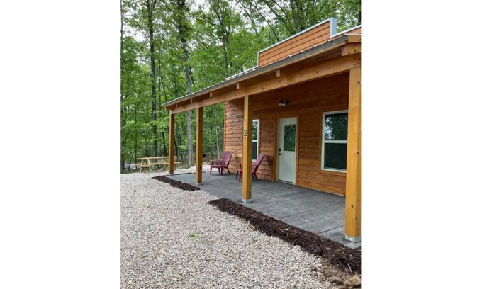 Bourbon Cabin | Nostalgic Route 66 Cabin near Blue Springs Ranch