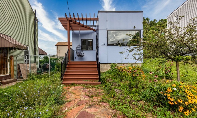 Pittsburgh House | Not so tiny house with full kitchen & patio swing