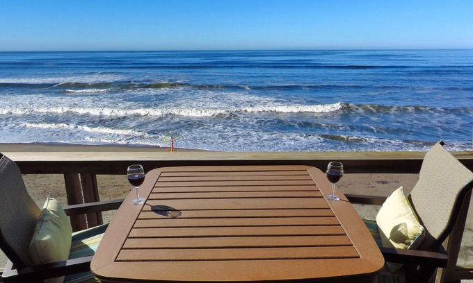 La Selva Beach House | Nothing between you and the sand - La Selva Beach - direct ocean front