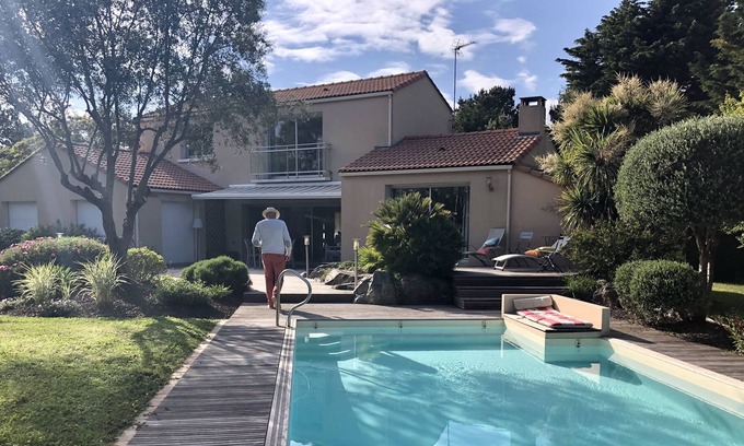 Prefailles House | Nouveau - Belle Villa, Piscine et Bord de Mer