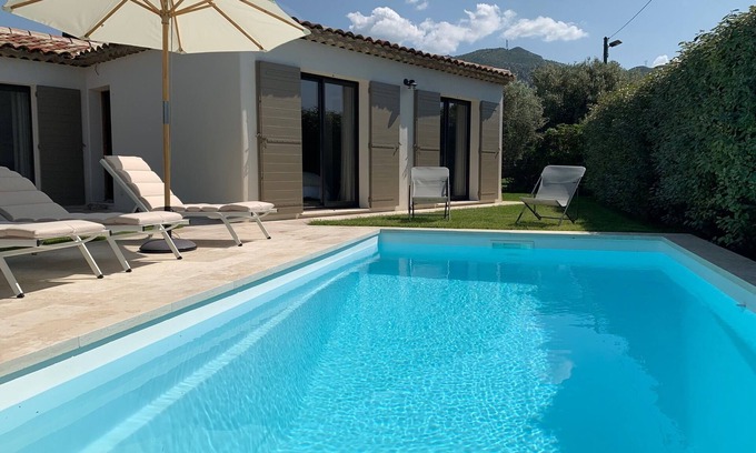 Gemenos House | "nouveau" Jolie Maison Neuve Jardin Clos et Piscine Privés 6 Personnes