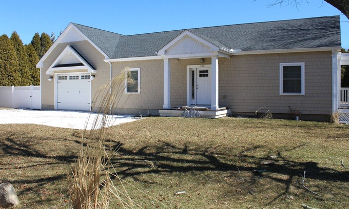 Matunuck House | NOW BOOKING 2022! BEAUTIFUL, MATUNUCK BEACH RENTAL!