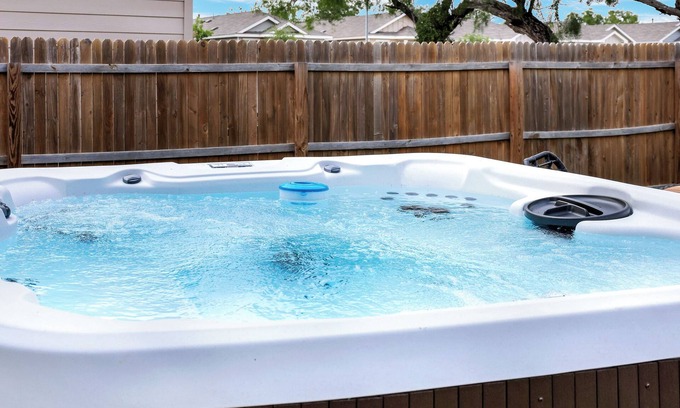 Southside House | Nr Missions Park Hot Tub Getaway | Yard Games BBQ