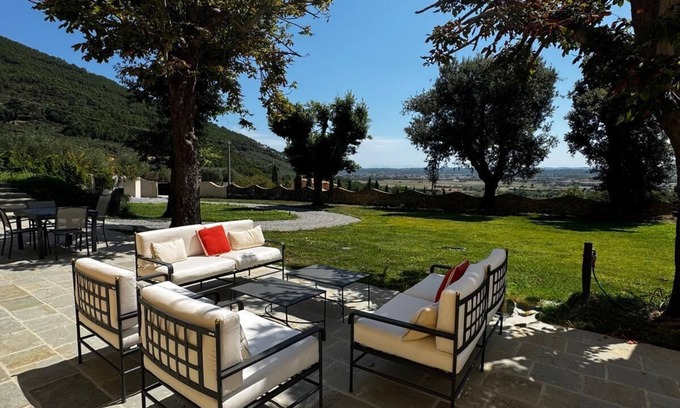 Vicopisano House | nRelax in the Heart of Tuscany – Villa’s Apartment with Private Pool & Garden 🌻