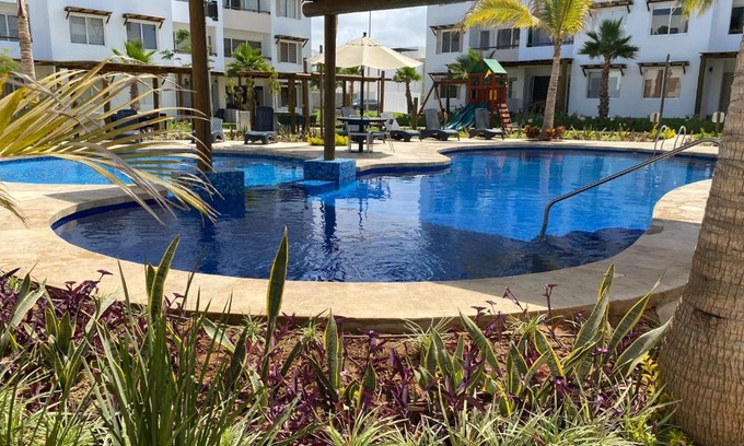 Cerritos Apartment | Nuevo Departamento con Excelente Ubicación y Muy Bonita Alberca - Residencial Almarena II