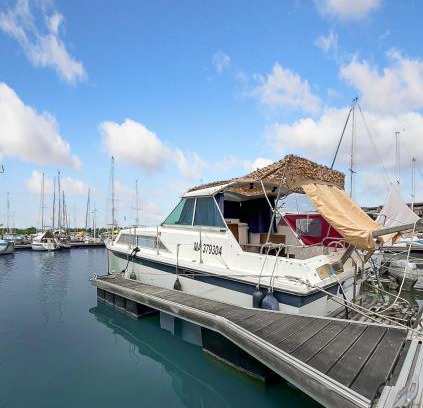 Bassins a Flot Boat Rental | Nuit Insolite sur un Bateau au Cœur de Bordeaux