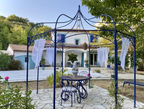 Fozieres Bed & Breakfast | Nuits Colibri, Rose Poudré