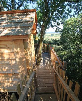 Saint-Antoine-de-Breuilh Bed & Breakfast | Nuits perchées à Laroque