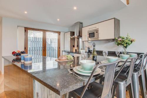 West Looe Apartment | Number One The Creekside