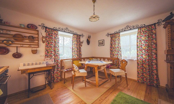 Sankt Wolfgang im Salzkammergut House | "Nussensee" holiday flat with mountain views, shared terrace and Wi-F