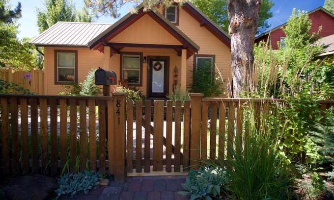 River West House | NW Federal | 2 Bed, 2 Bath