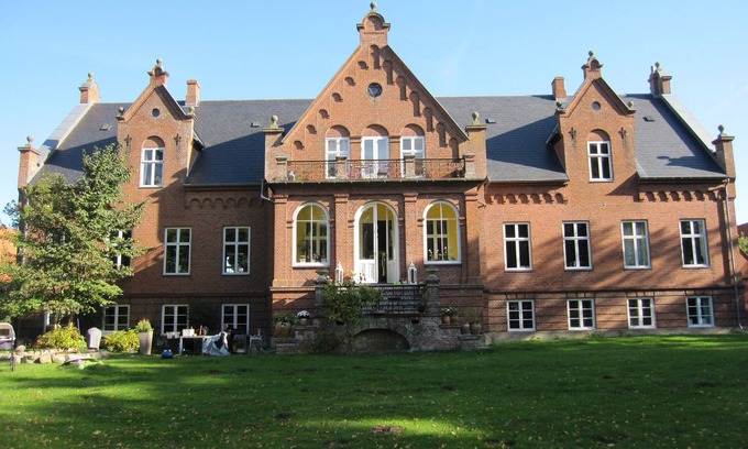 Nykobing Falster Bed & Breakfast | Ny Kirstineberg Gods Bed & Breakfast